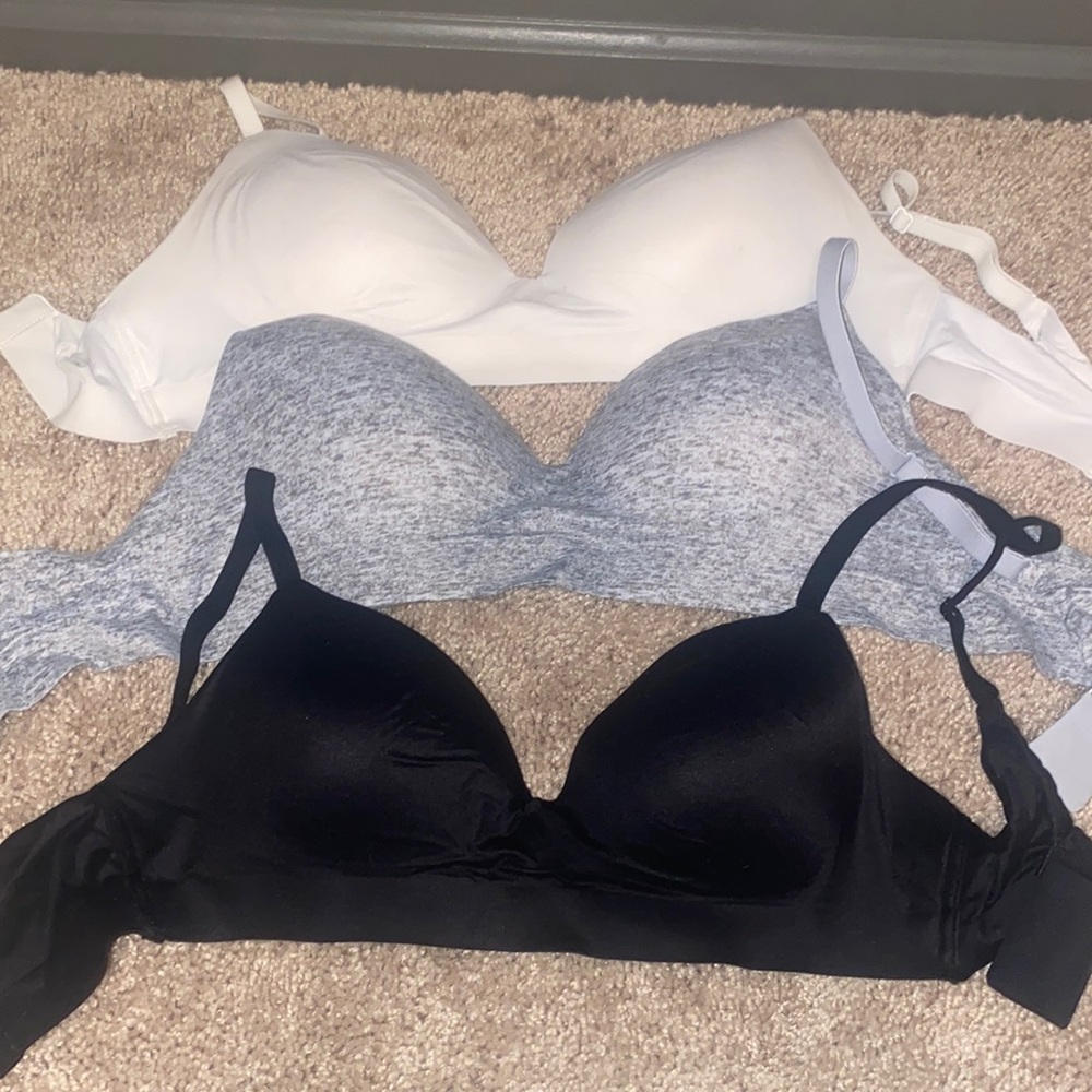 soma enbliss wireless bras 32C (black) and 34C (grey and white)